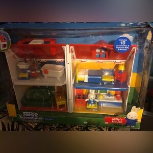 NEW Miffy's Adventures Big & Small Fold N Carry Playset House With Furniture
